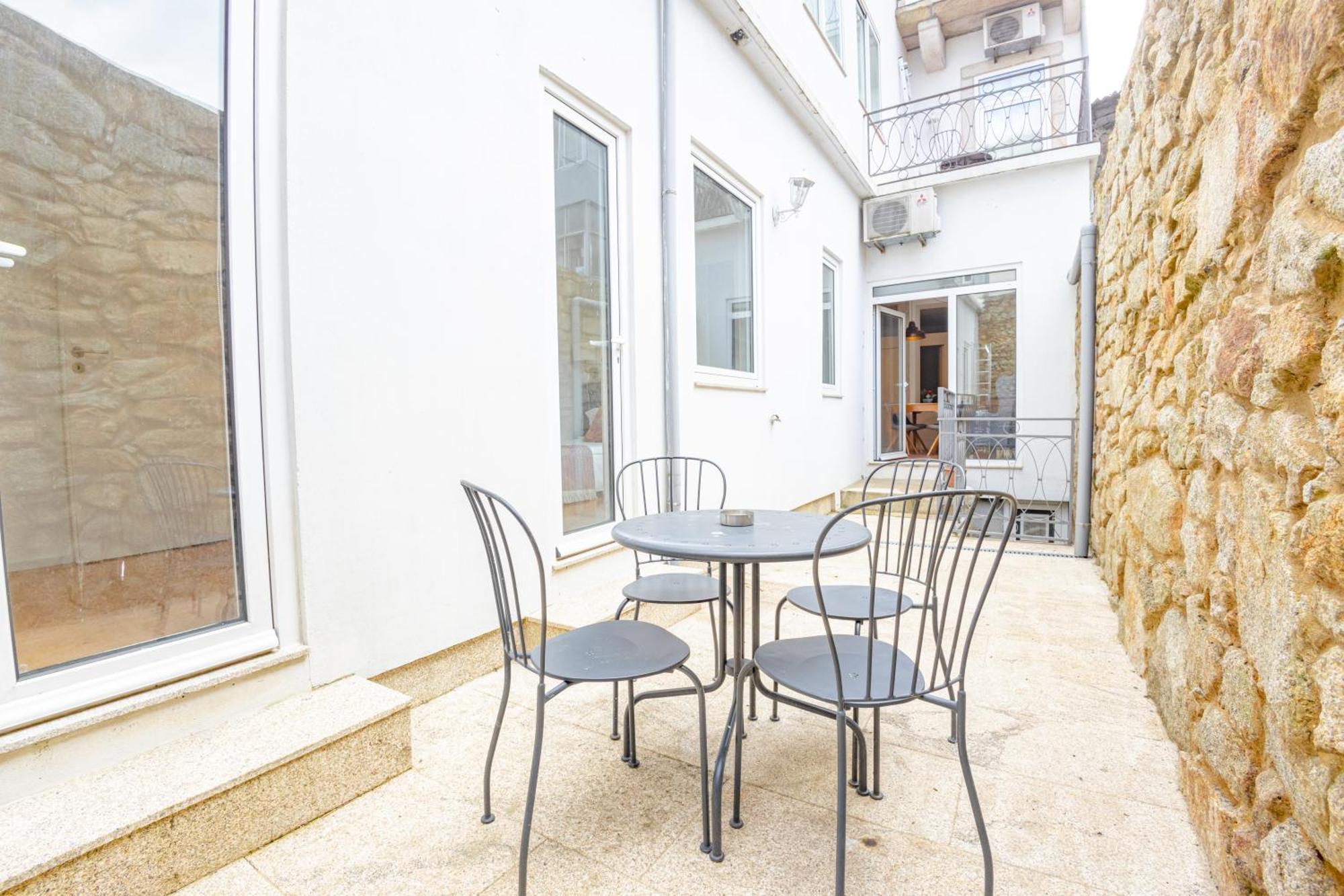 Belas Artes Apartments Porto Bagian luar foto